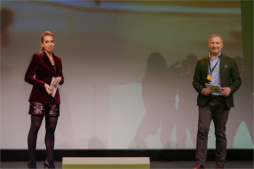 Viviane Speranda und Gregor R. Naef f&uuml;hrten gemeinsam durch den Abend